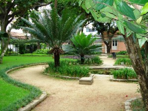 Jardim da Casa de Rui Barbosa com 1 dos laguinhos