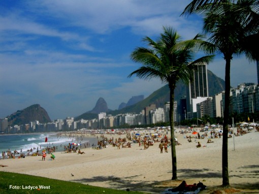 Praia de Copacabana vista da pedra do Leme.  Foto:  Ladyce West