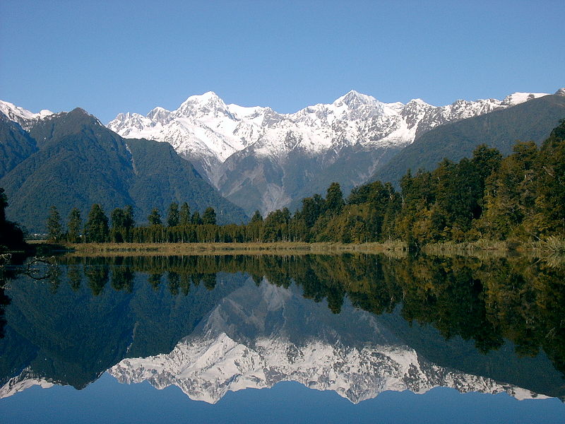 nova-zelandia-lago-matheson-com-reflexao-dos-picos-tasman-e-cook1