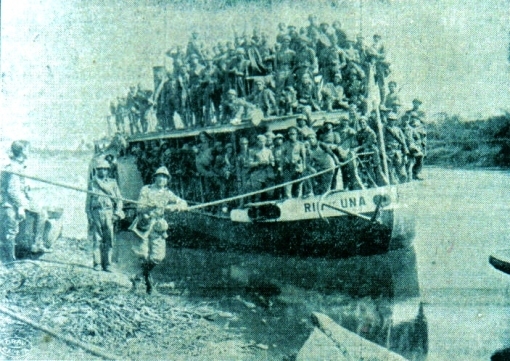 Foto da rev paulista 32 Rio Una navio a Vapor levou tropas de Juquiá a Cananéia