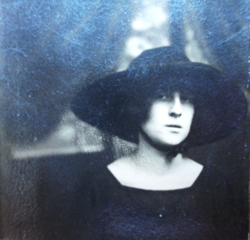 Vovó Albina, década de 20 -- 1920s