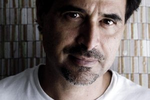 josé-eduardo-agualusa-696x466